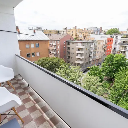 Retro-metro * Budapest